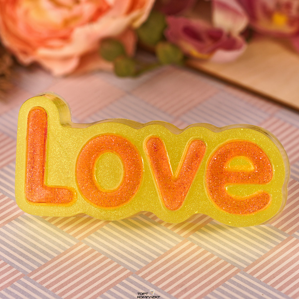 Форма пластиковая для шоколада "LOVE"