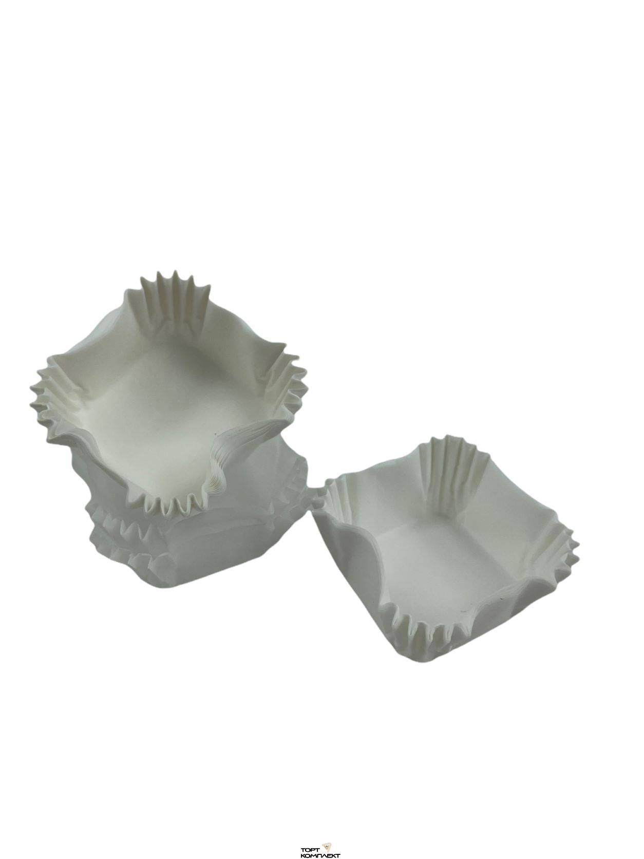 Капсула белая для конфет 4,5*4,5см h2,4см 25-28шт