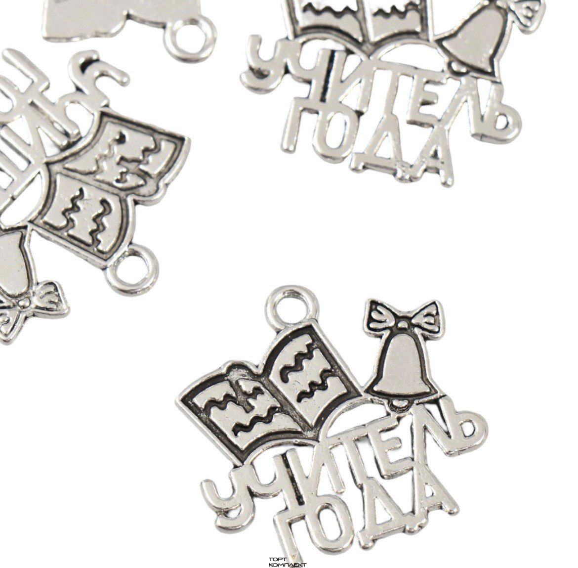 Бирка металл "Учитель года" 2,5*2,3см 